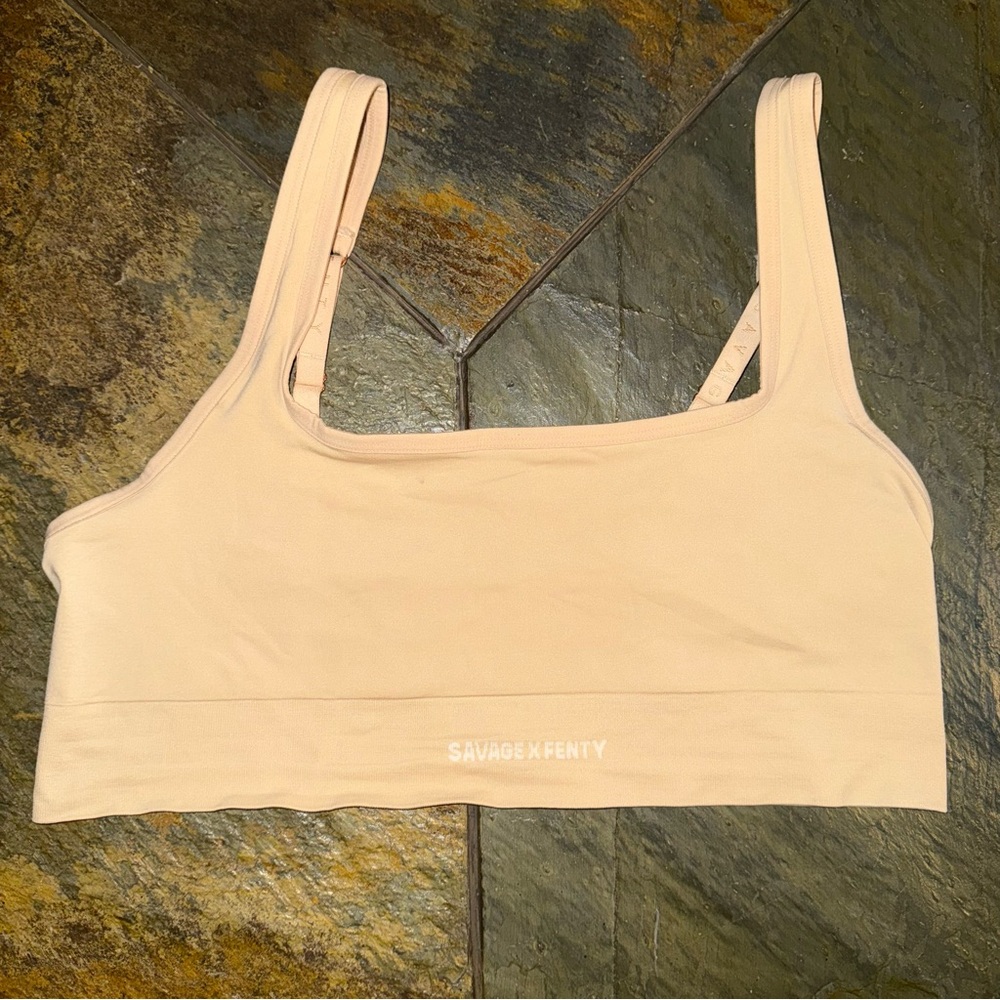 Savage X Fenty Cream Seamless Sports Bra Comfort
